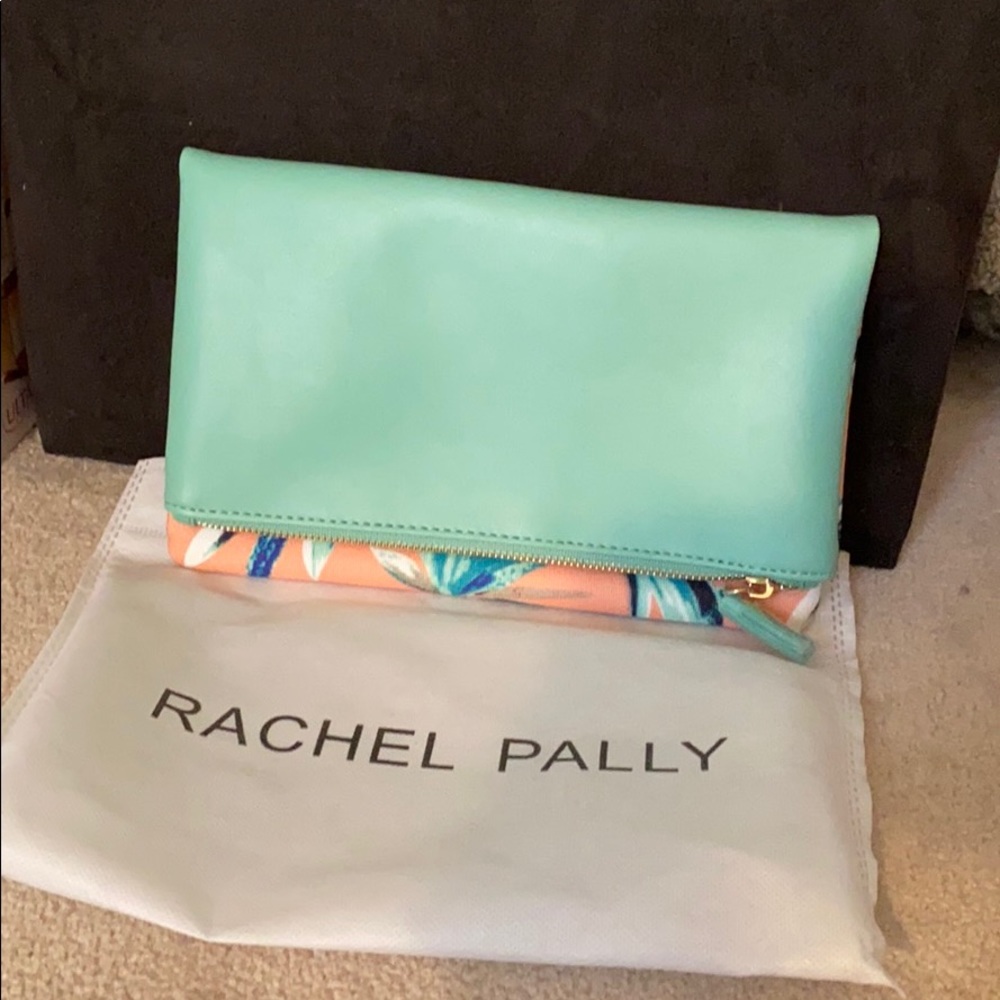 *LAST DAY* Mint large clutch